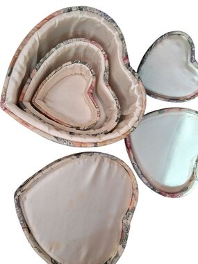 Vintage 90s stackable heart box set with lids in floral fabric/faux silk lining.